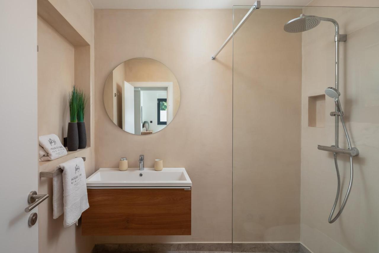 House & Home Слатине Екстериор снимка