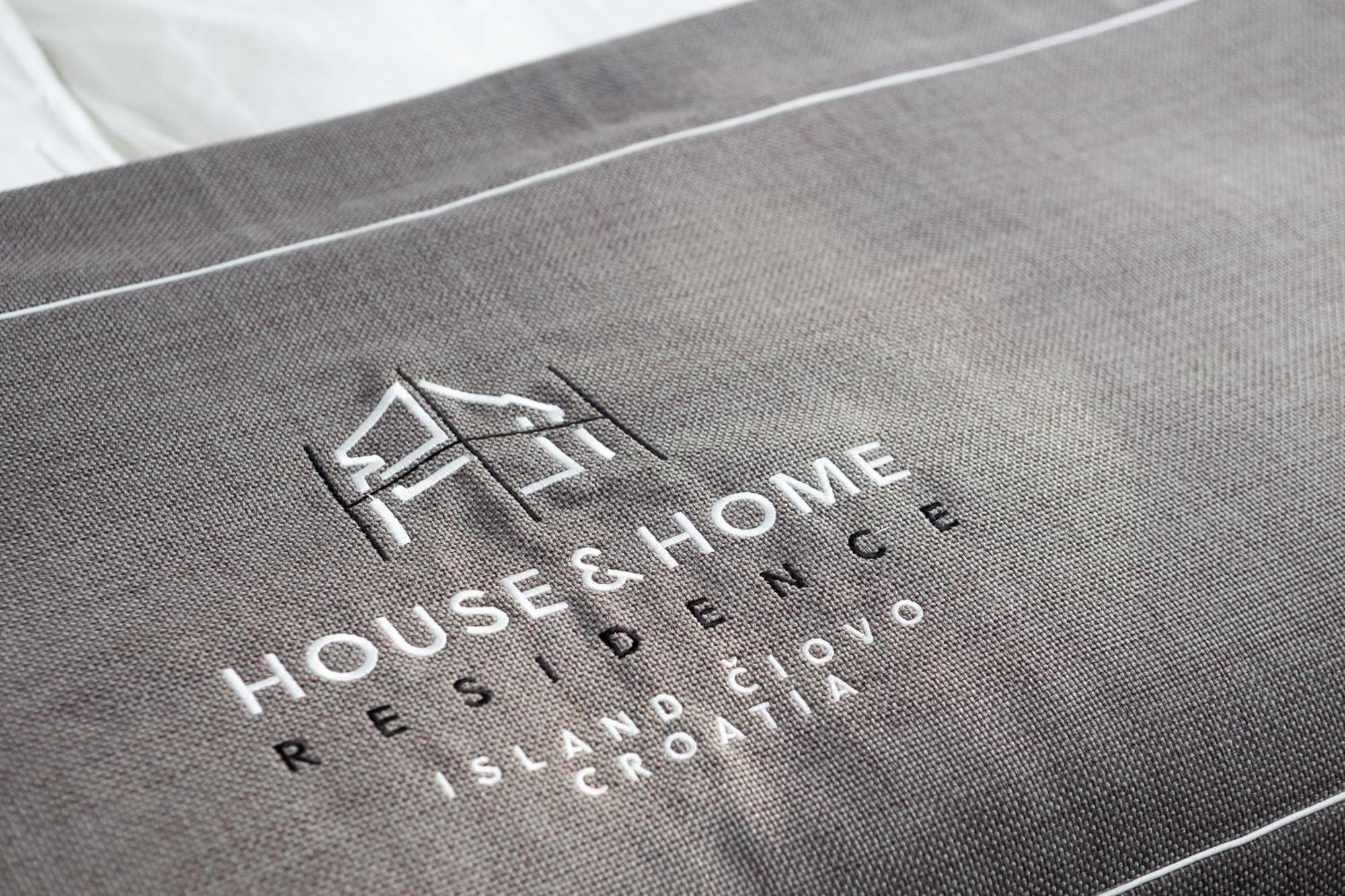 House & Home Слатине Екстериор снимка